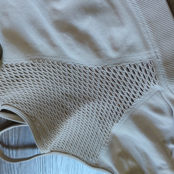 Victoria Sport bralette bundle - Picture 5 of 8